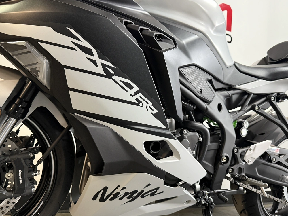 2025 Kawasaki Zx-4rr *6.29% Jusqu'à 84 Mois alt