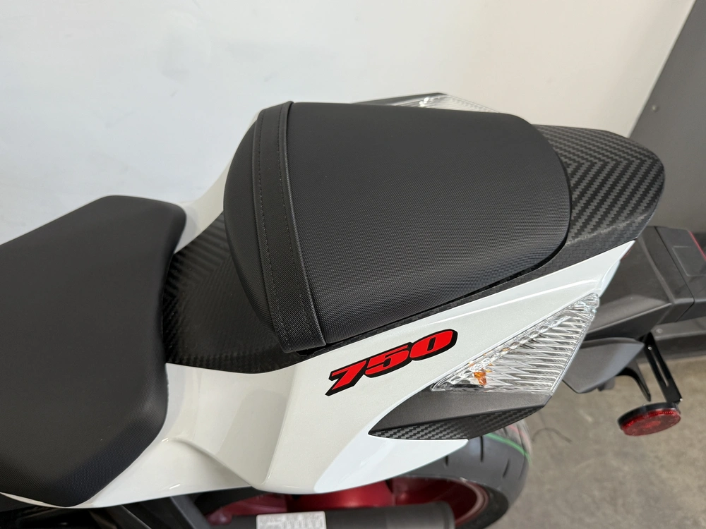Suzuki Gsx-r750 Démo 🙏garantie Exp: 2030-04-28 2025 alt