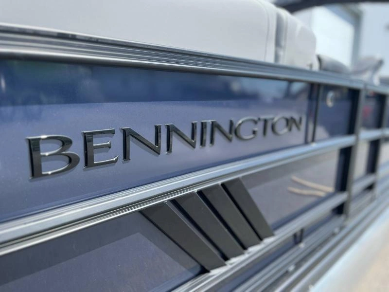 2025 Bennington Marine M22 Swingback 3t alt
