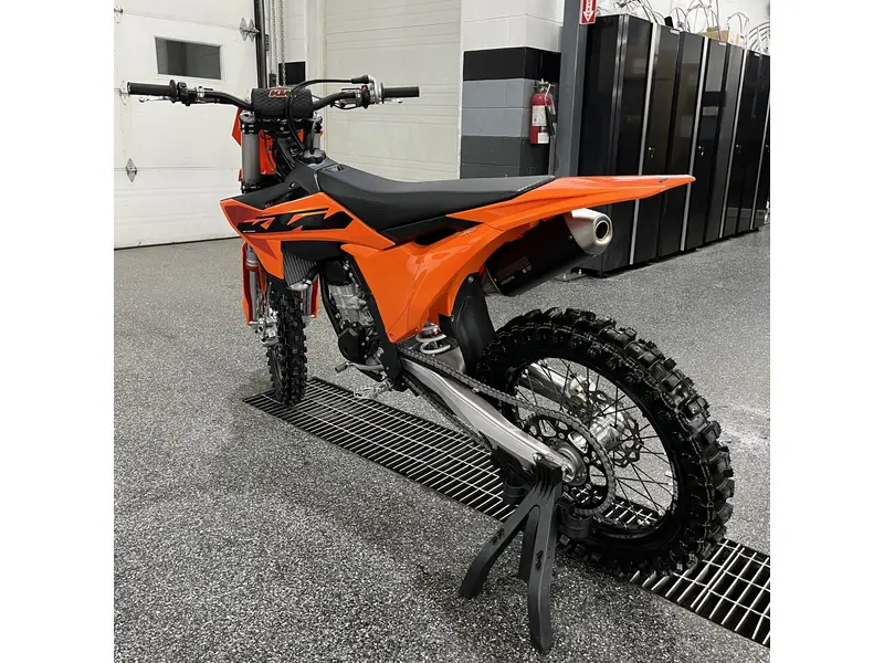 2025 KTM 450 SX-F thumbnail 4