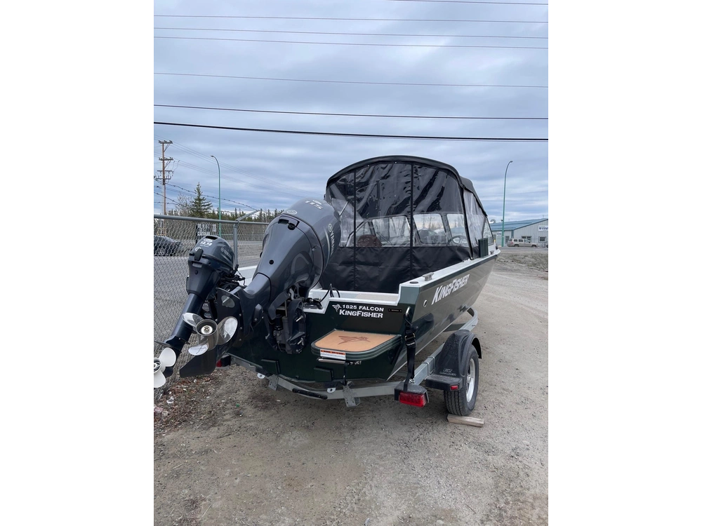 2024 Kingfisher 1825 Falcon alt