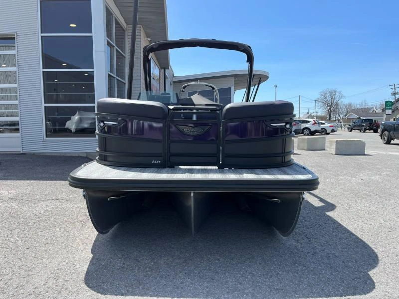 Bennington Marine M24 L-bench Arche Sport Demo 2025 alt