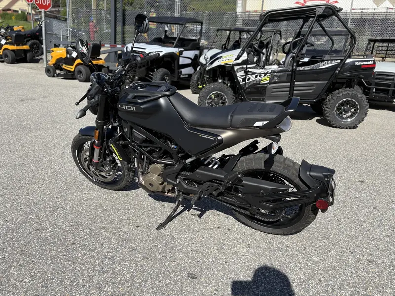 2023 Husqvarna 401 Svartpilen