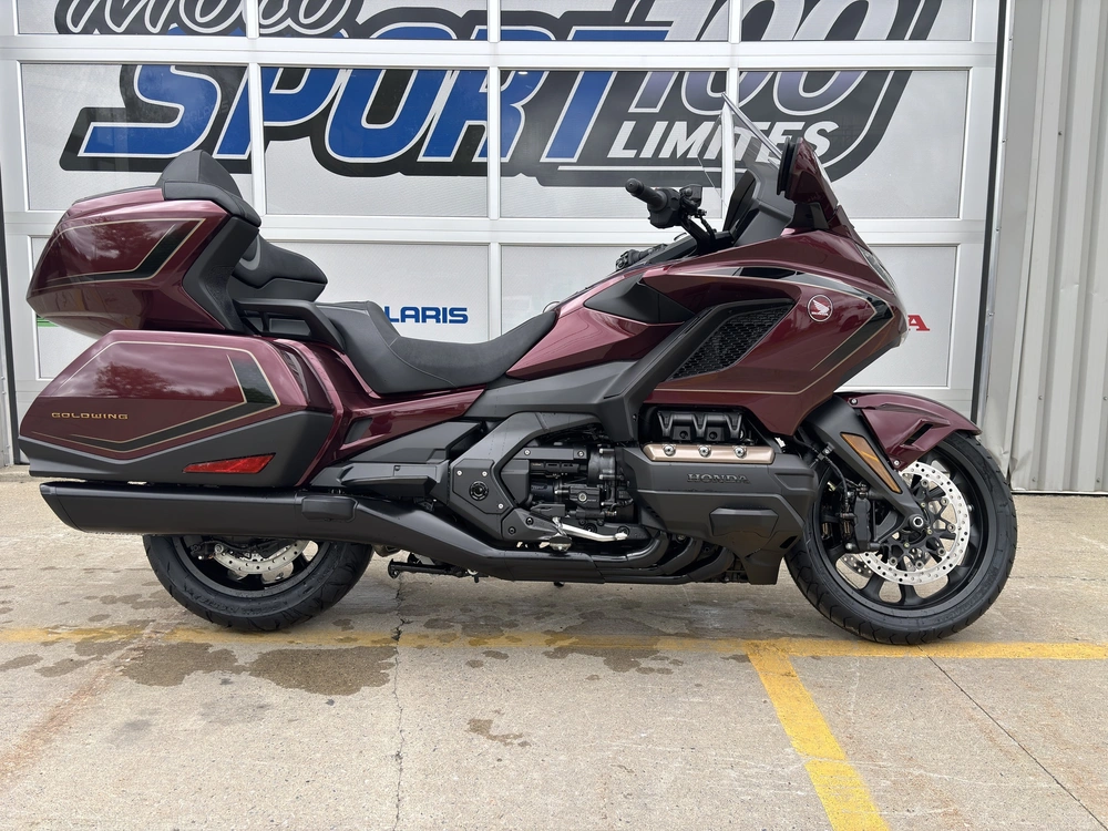 Honda Gold Wing Tour 2025 alt