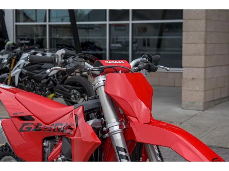 2025 GASGAS MC 125 thumbnail 3