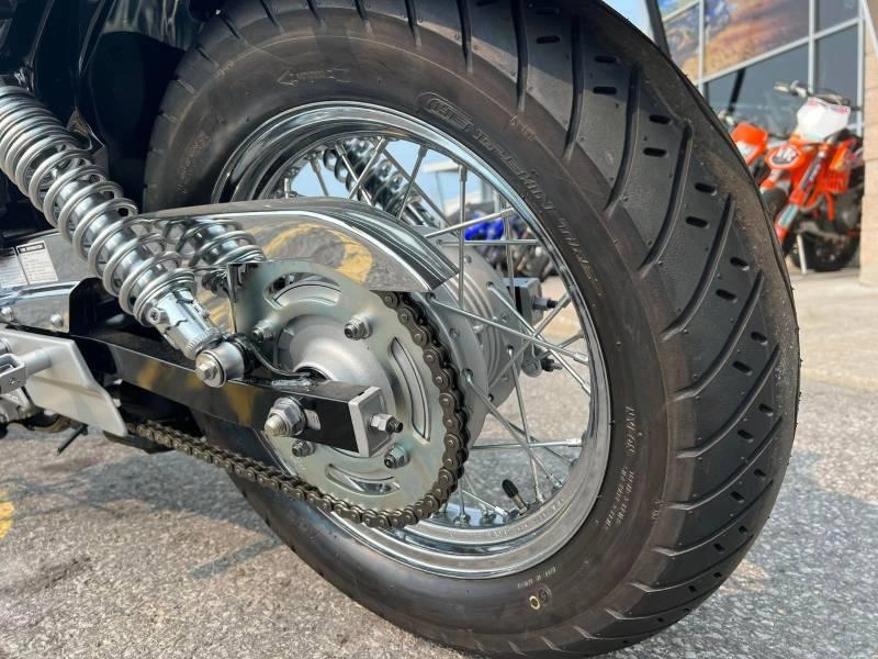 2023 Yamaha V-star 250 alt