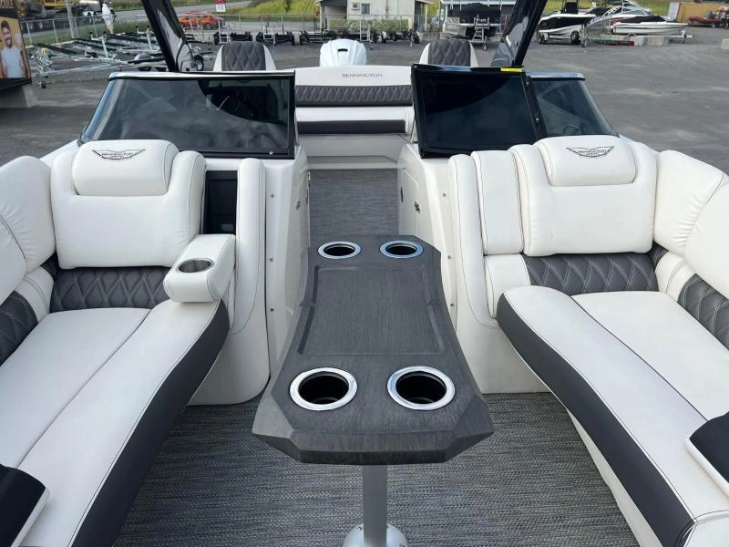 2024 Bennington Marine Qx25 Swingback Arche alt