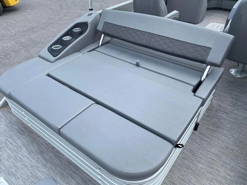 Bennington Marine L23 Swingback 3t / F150 2023 alt