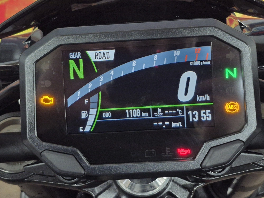 Kawasaki Zr900 2023 alt