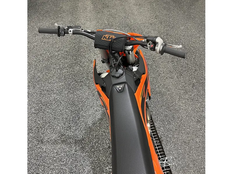 2025 KTM 450 SX-F thumbnail 9
