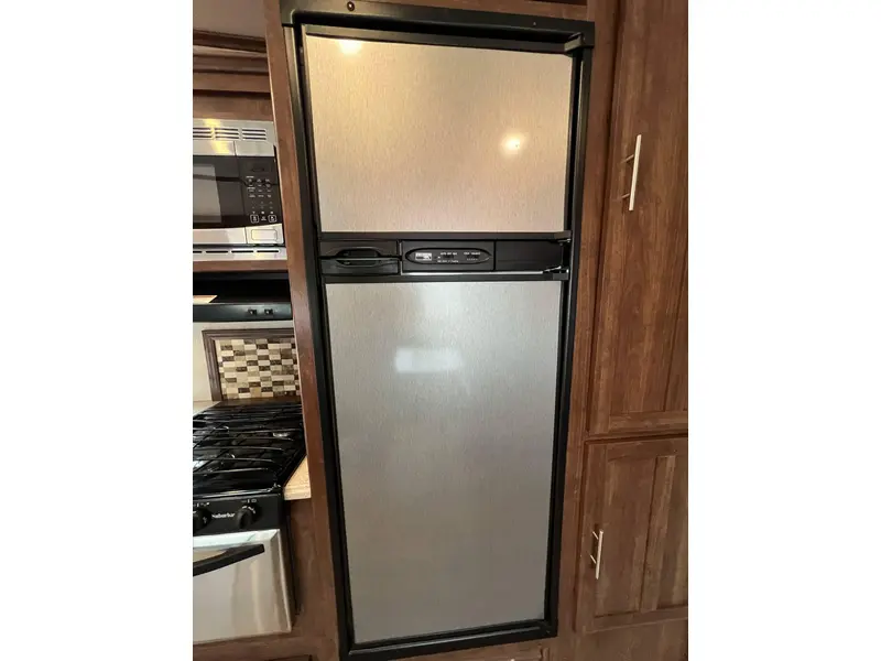 2018 KEYSTONE CROSSROADS VOLANTE 270BH **EN SUPERBE CONDITION!!**