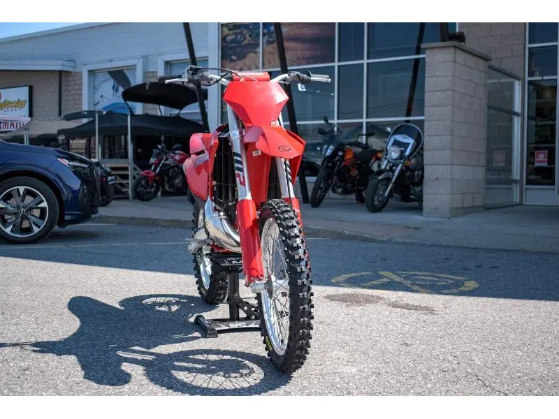 2025 GASGAS MC 250 thumbnail 3