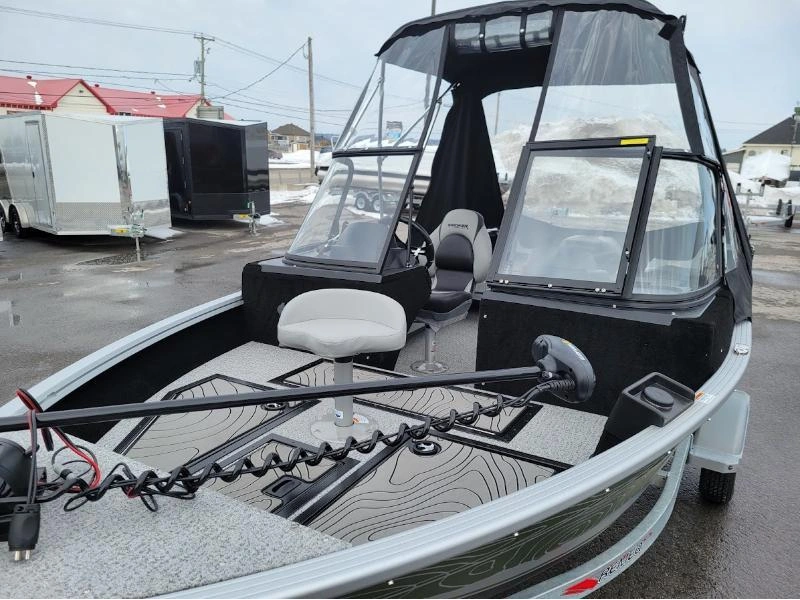 2025 Smoker-craft Excursion 176 Dc alt