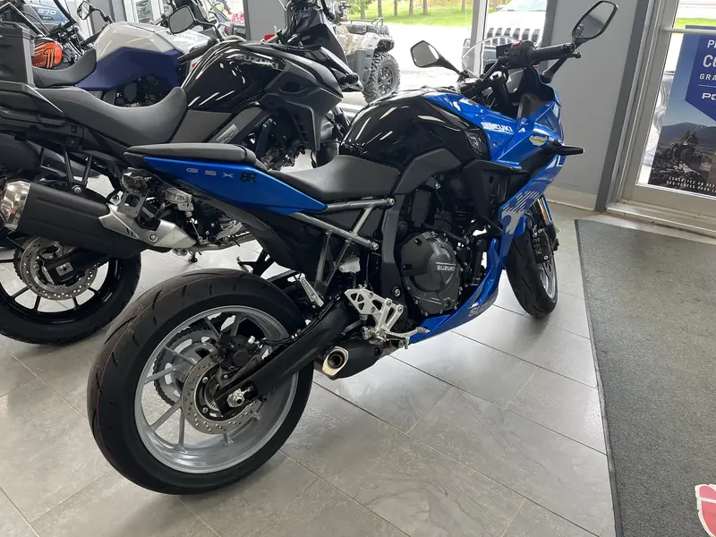2025 Suzuki GSX-8R