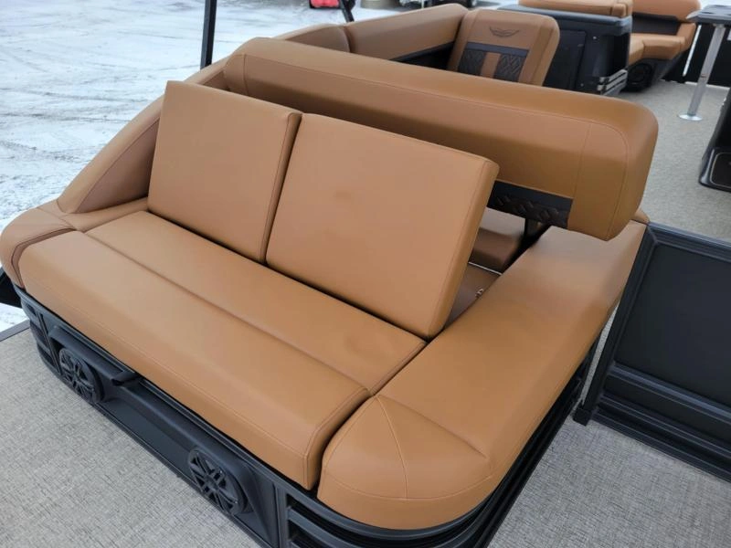 Bennington Marine M22 Swingback 3t Sps 2025 alt