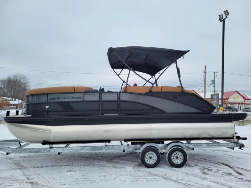 Bennington Marine M22 Swingback 3t Sps 2025 alt