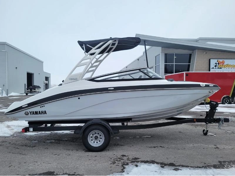 Yamaha 195s 2025 alt