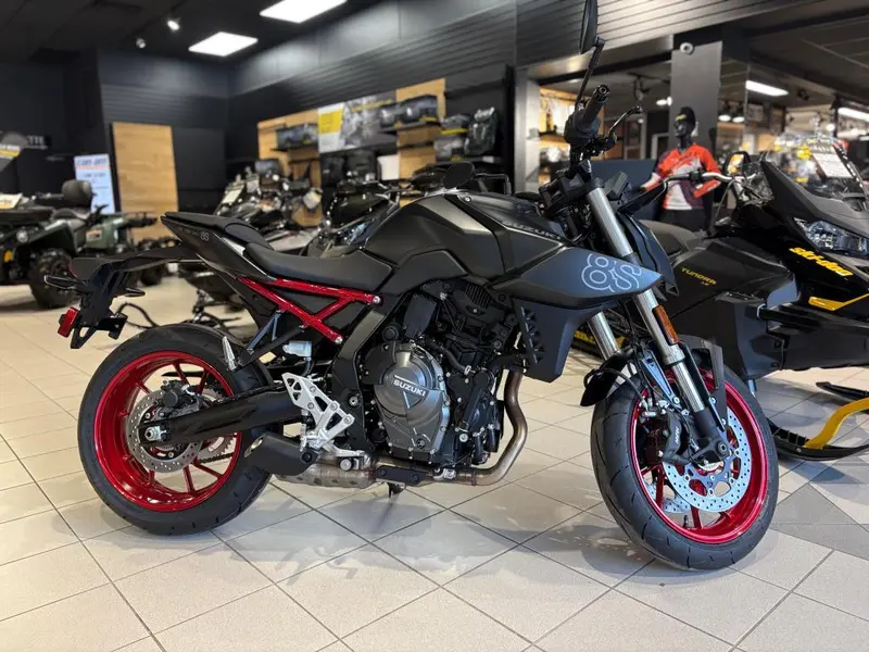 2025 Suzuki GSX-8S