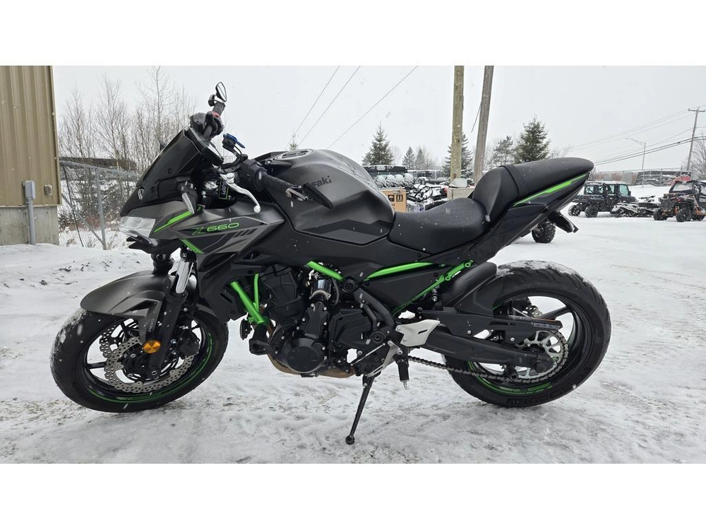 Kawasaki Z650 2023 alt