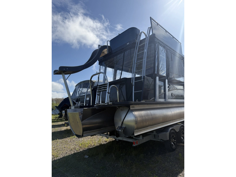 2023 Legend V-series Aqua Tower Sport Pro W/ Full Enclosure, 115 Exlpt 4s Merc