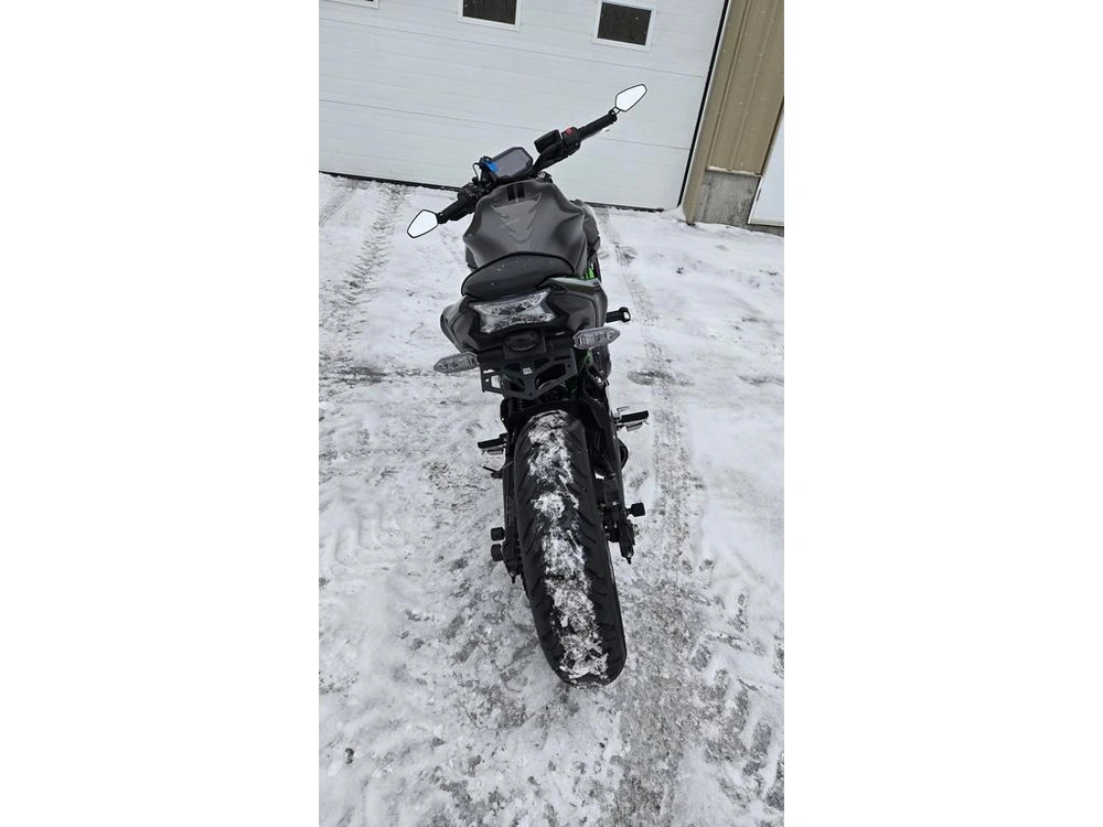 Kawasaki Z650 2023 alt