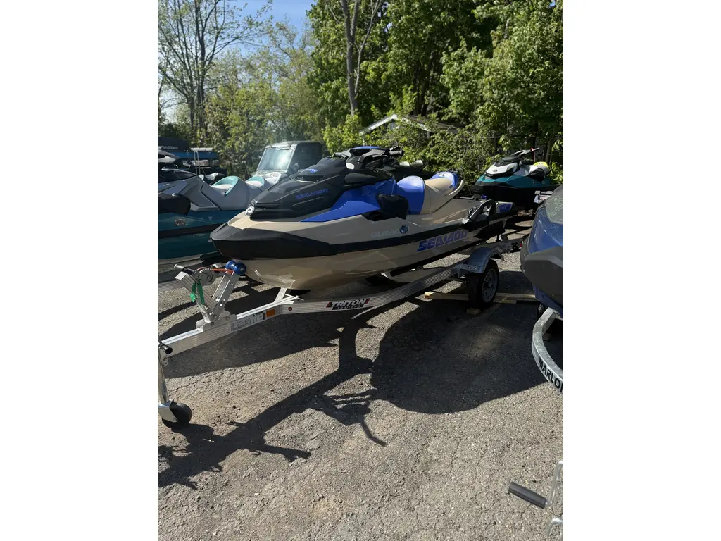 2025 Sea-Doo Wake Pro 230