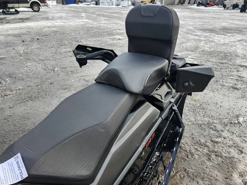 2025 Polaris ProStar S4 INDY Adventure 137 - Electric Start & 7S Display