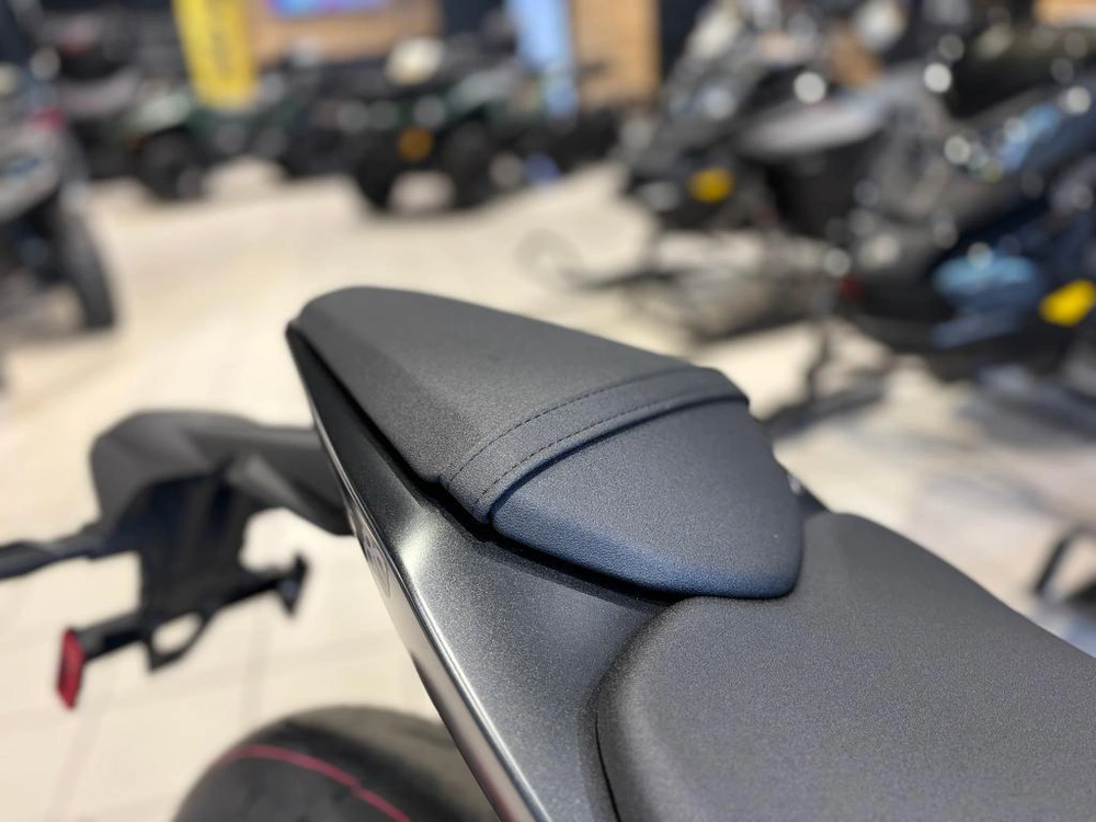 Suzuki Gsx-8s 2025 alt