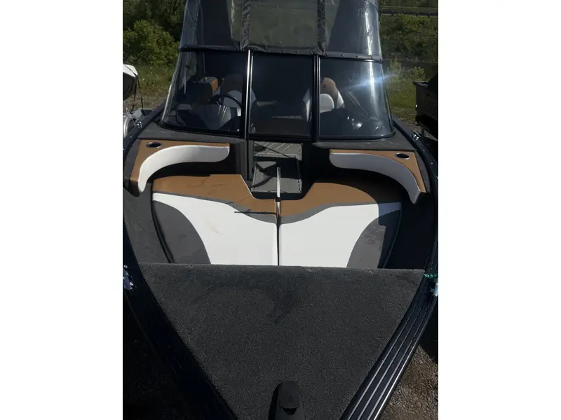 Legend X18 w/ 90 ELPT 4S Merc, galv trailer & bow to stern cover 2024