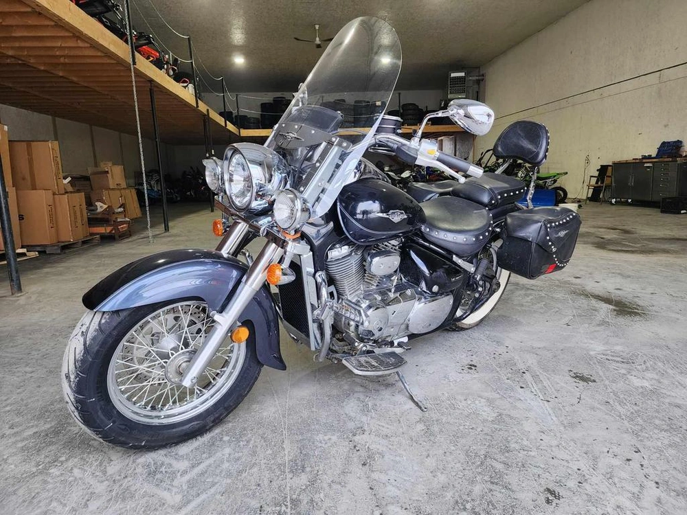 Suzuki C50t (vl800) 2011 alt