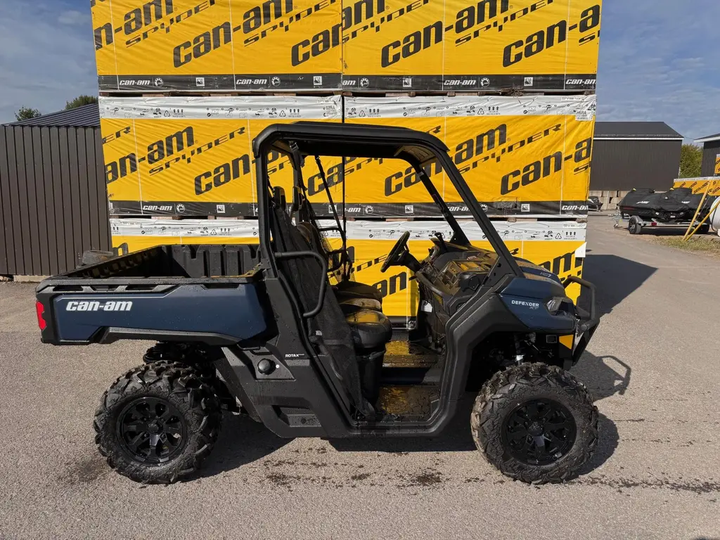 Can-Am DEFENDER XT HD7 2025