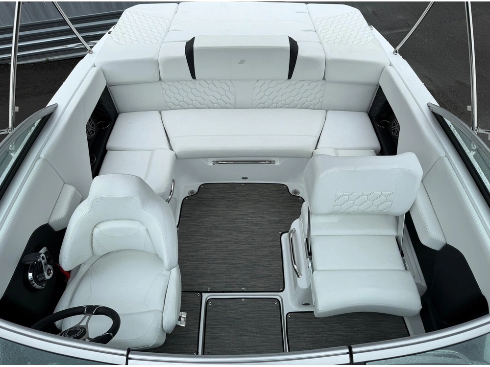 2025 Four Winns H2 Mercruiser 6.2l alt