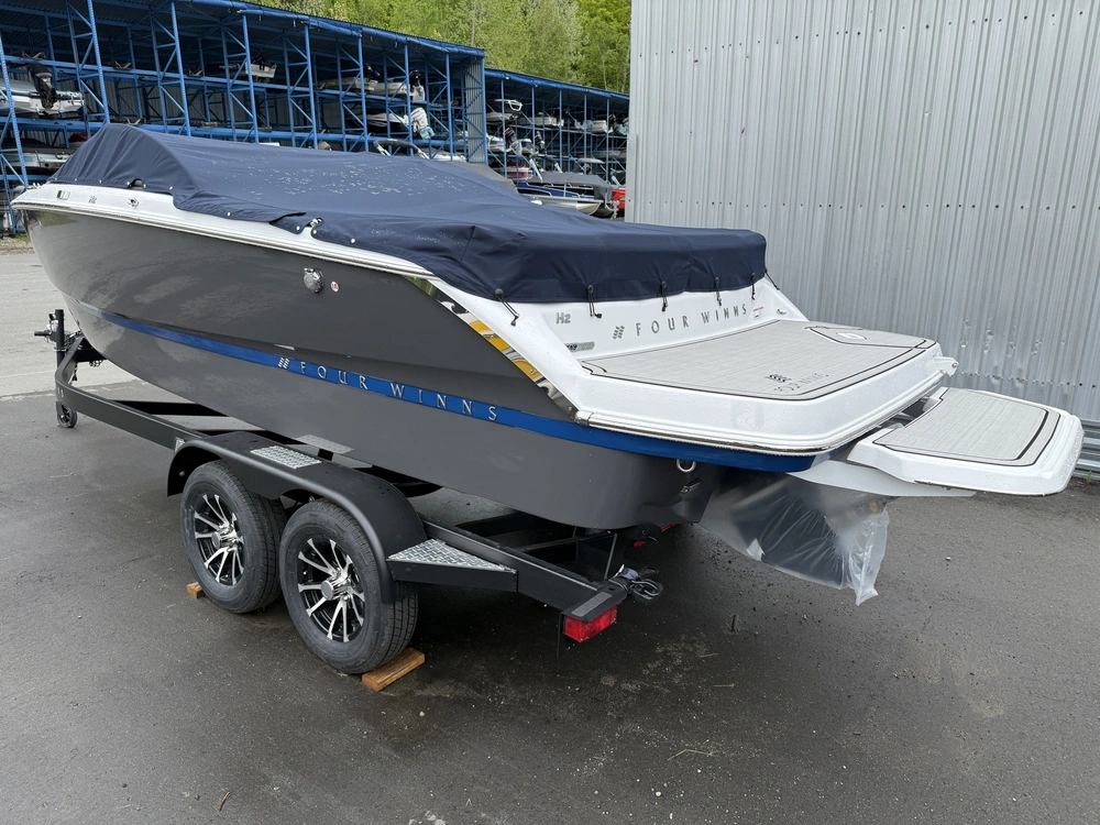 2025 Four Winns H2 Mercruiser 6.2l alt