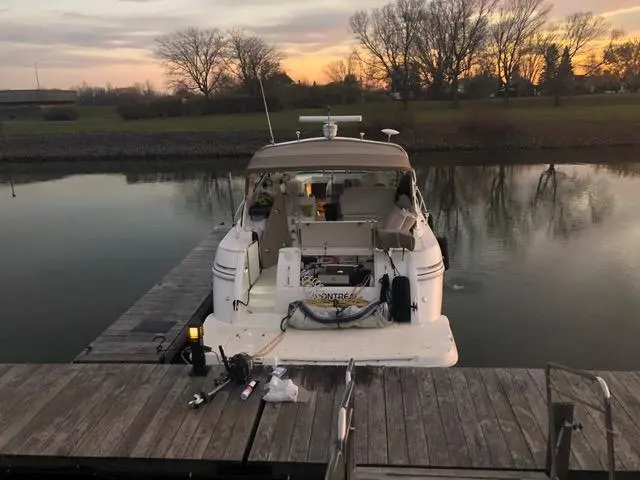 Cruisers Yachts 3870 2002