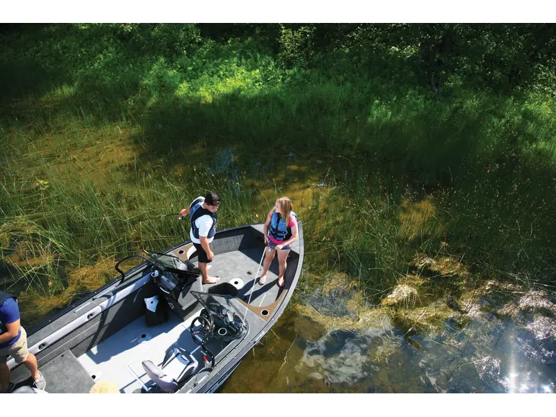 Legend X18 w/ 90 ELPT 4S Merc, galv trailer & bow to stern cover 2024