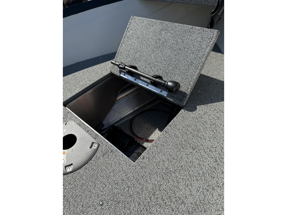2025 Legend 16 Prosport Sc W/ 25 Elpt 4s Merc & Mooring Cover