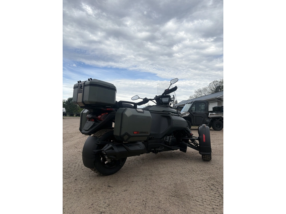 2025 Can-am Canyon alt