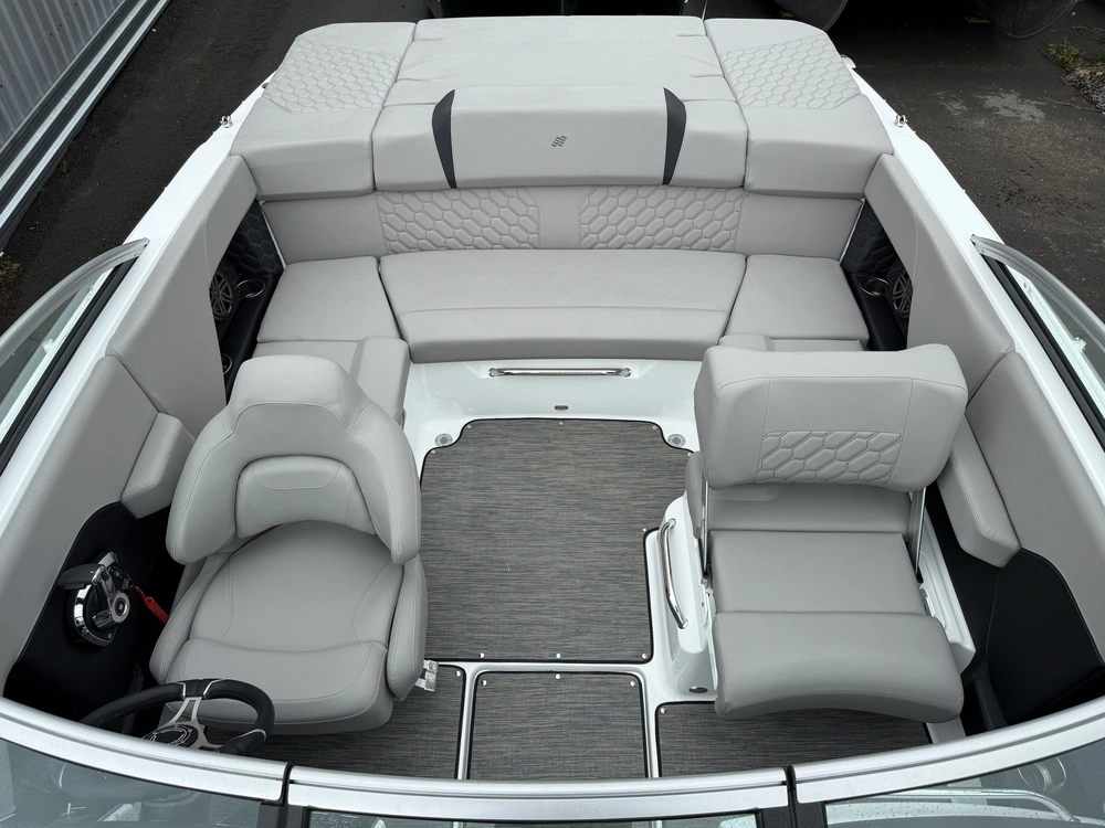 2025 Four Winns H2 Mercruiser 6.2l alt