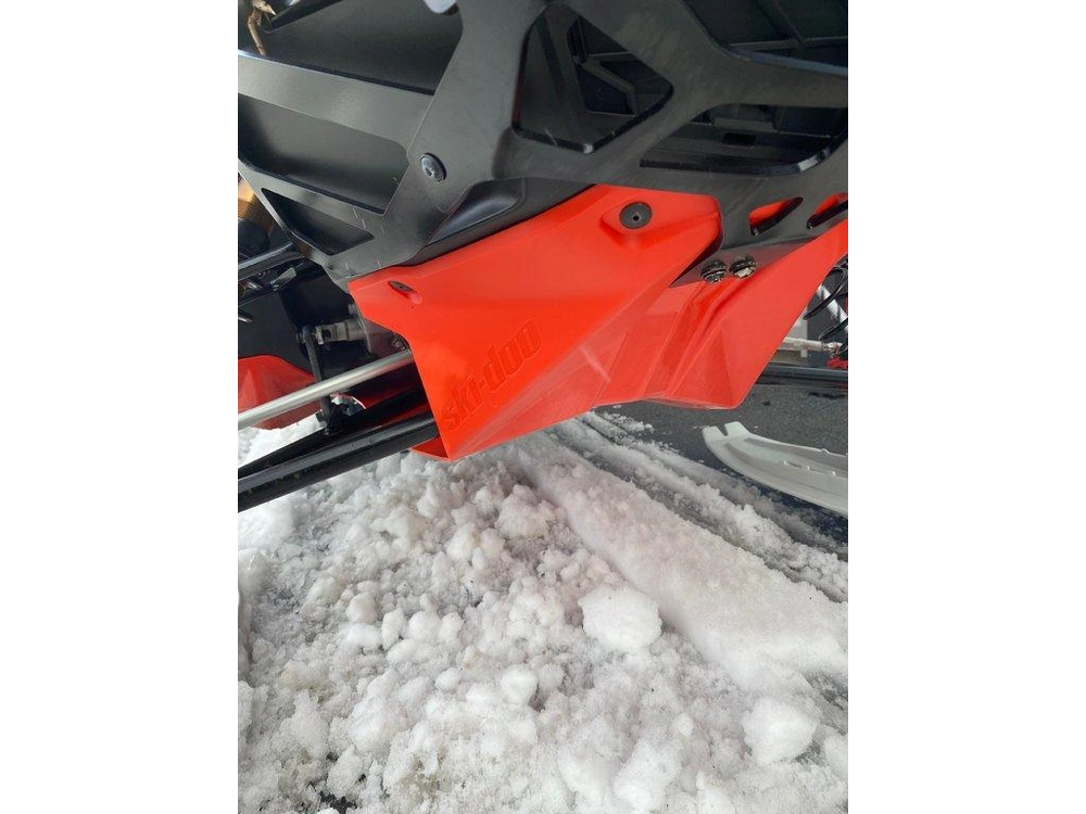 2021 Ski-doo Summit alt