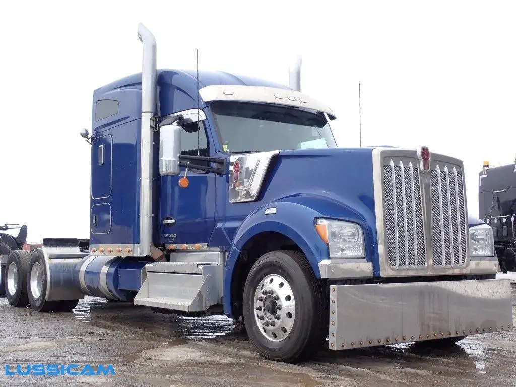 2023 Kenworth W990