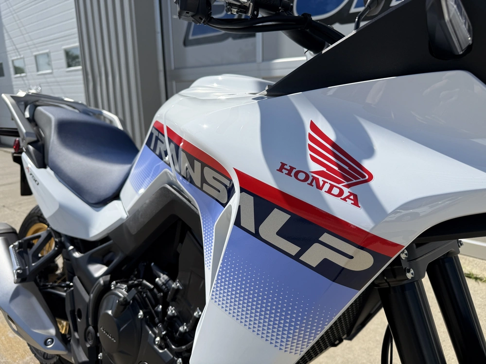 2025 Honda Transalp alt