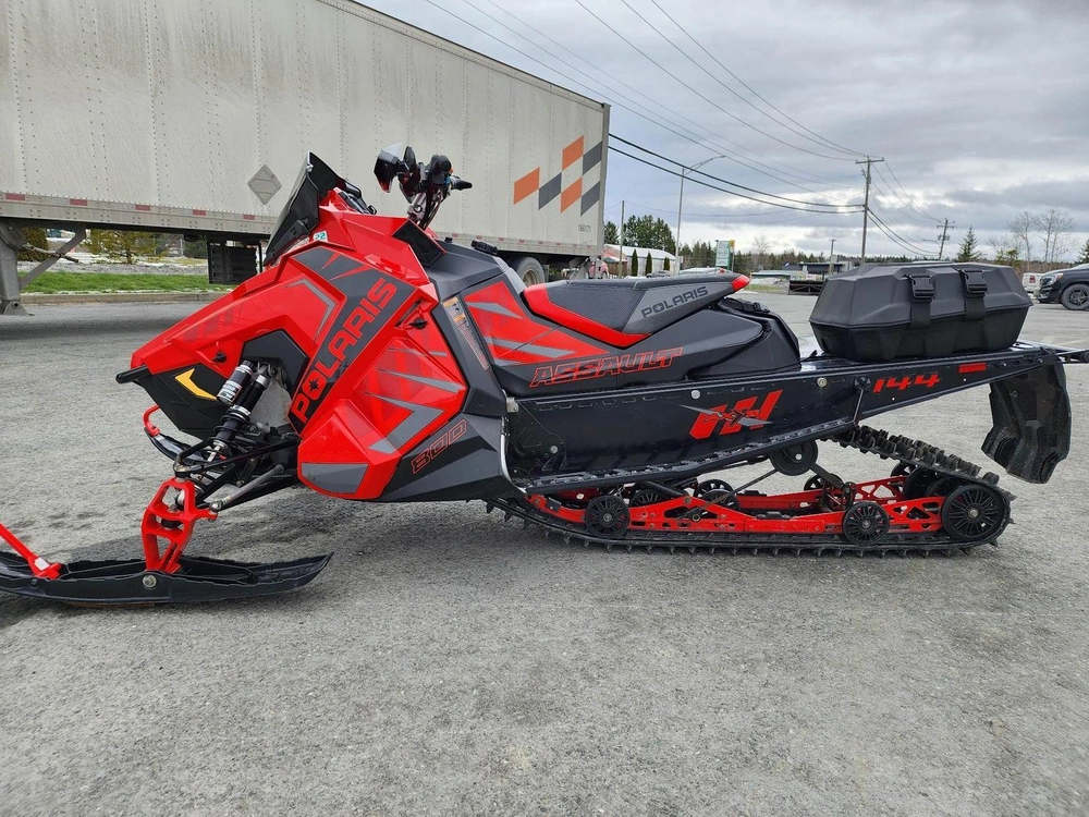 Polaris 800 Switchback Assault 144 2020 alt