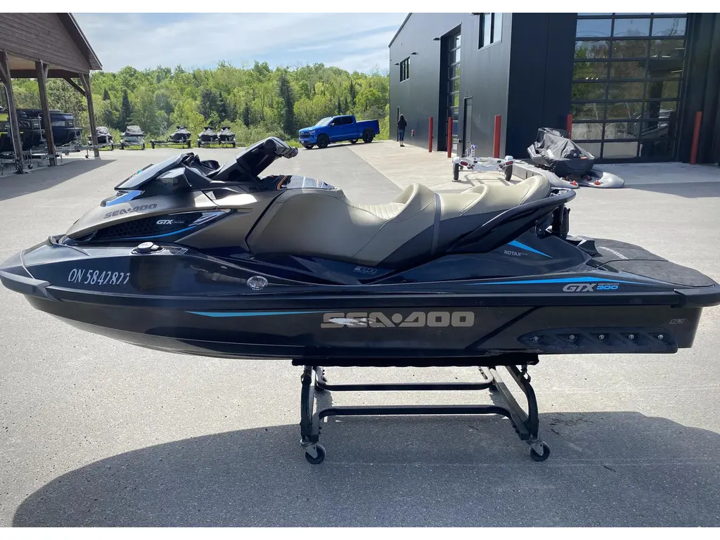 2017 Sea-Doo GTX LIMITED 300 - SUPERCHARGED