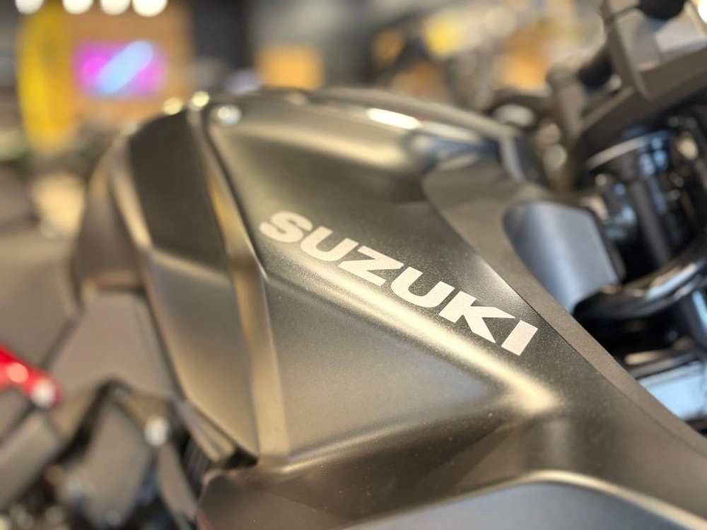 Suzuki Gsx-8s 2025 alt
