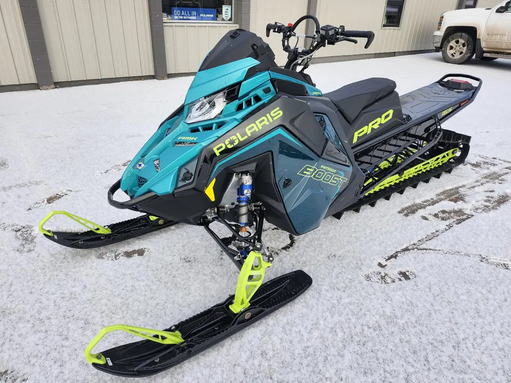 2025 Polaris Boost PRO RMK 165 - 7S Display