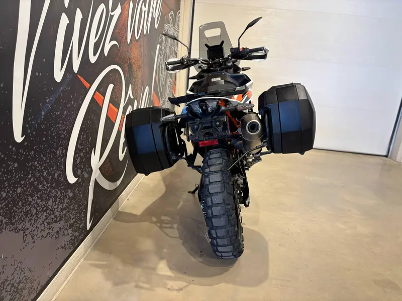 2024 KTM Adventure R 890