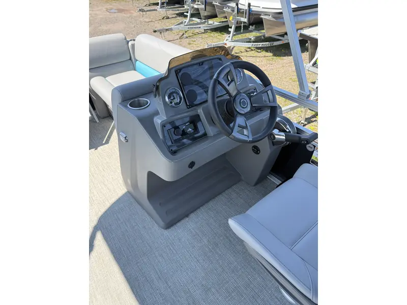 Legend LE 17 RS W/ 25 ELPT 4S Merc & Mooring cover 2025