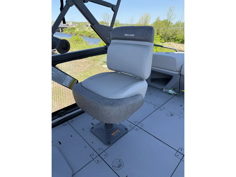 Sea-Doo Switch® Sport 21 - 230 hp W/ Galvanized Trailer 2024