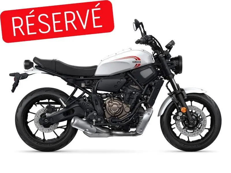 Yamaha XSR700 2025