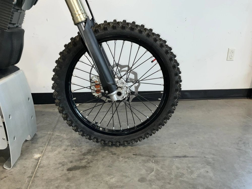 Stark Future Mx 2025 alt